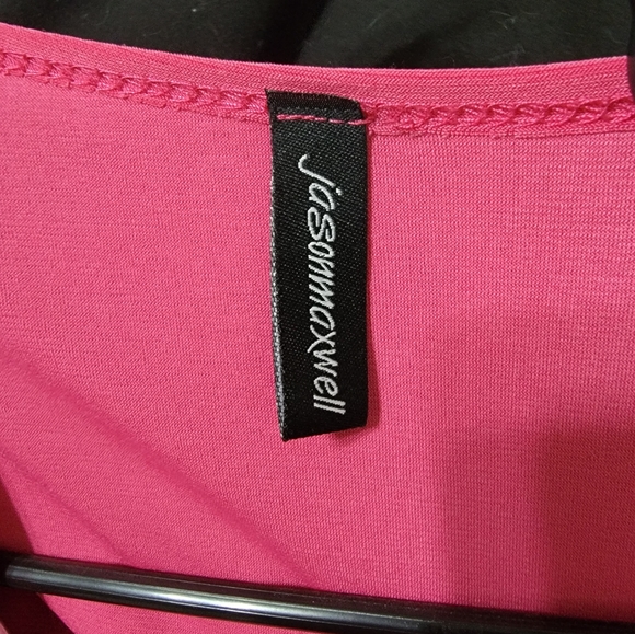 Hot pink blouse with necklace - Picture 3 of 6